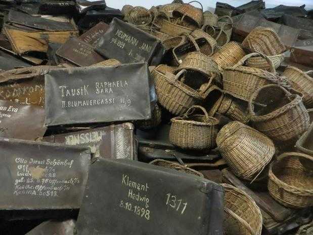 Muzeum w Auschwitz skonfiskowane rzeczy nalezace do wiezniow obozu